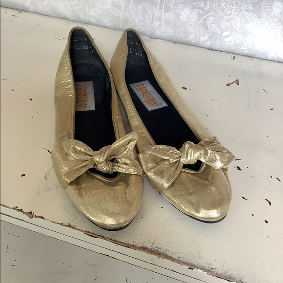Vintage Wimzees Metallic Gold Flats - Picture 9 of 9